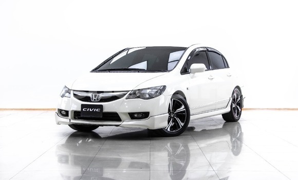ซื้อ รถมือสอง Honda Civic ขาว รถยนต์ ใน %{เมือง} ใน กรุงเทพมหานคร
