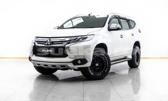 ซื้อ รถมือสอง Mitsubishi Pajero Sport ขาว รถยนต์ ใน %{เมือง} ใน กรุงเทพมหานคร