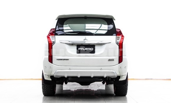 ซื้อ รถมือสอง Mitsubishi Pajero Sport ขาว รถยนต์ ใน %{เมือง} ใน กรุงเทพมหานคร ซื้อ รถมือสอง Mitsubishi Pajero Sport ขาว รถยนต์ ใน %{เมือง} ใน กรุงเทพมหานคร