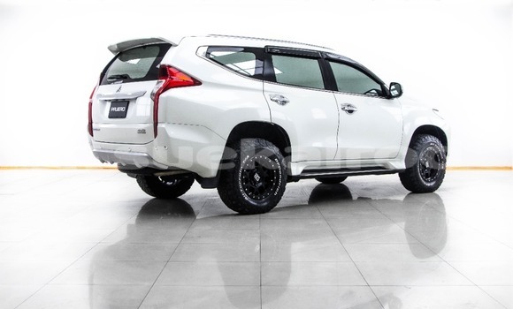 ซื้อ รถมือสอง Mitsubishi Pajero Sport ขาว รถยนต์ ใน %{เมือง} ใน กรุงเทพมหานคร ซื้อ รถมือสอง Mitsubishi Pajero Sport ขาว รถยนต์ ใน %{เมือง} ใน กรุงเทพมหานคร