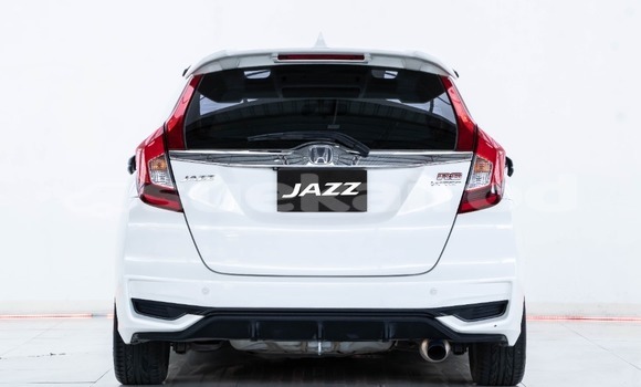 Buy Used Honda Jazz White Car in Bangkok in Bangkok Buy Used Honda Jazz White Car in Bangkok in Bangkok