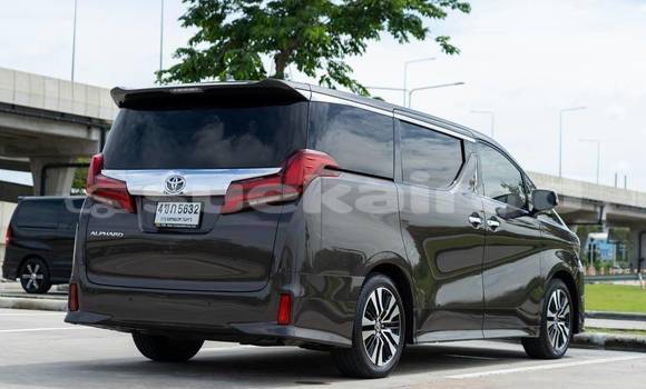 ซื้อ รถมือสอง Toyota Alphard สีน้ำตาล รถยนต์ ใน %{เมือง} ใน กรุงเทพมหานคร ซื้อ รถมือสอง Toyota Alphard สีน้ำตาล รถยนต์ ใน %{เมือง} ใน กรุงเทพมหานคร
