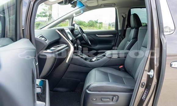 ซื้อ รถมือสอง Toyota Alphard สีน้ำตาล รถยนต์ ใน %{เมือง} ใน กรุงเทพมหานคร ซื้อ รถมือสอง Toyota Alphard สีน้ำตาล รถยนต์ ใน %{เมือง} ใน กรุงเทพมหานคร