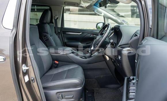 ซื้อ รถมือสอง Toyota Alphard สีน้ำตาล รถยนต์ ใน %{เมือง} ใน กรุงเทพมหานคร ซื้อ รถมือสอง Toyota Alphard สีน้ำตาล รถยนต์ ใน %{เมือง} ใน กรุงเทพมหานคร