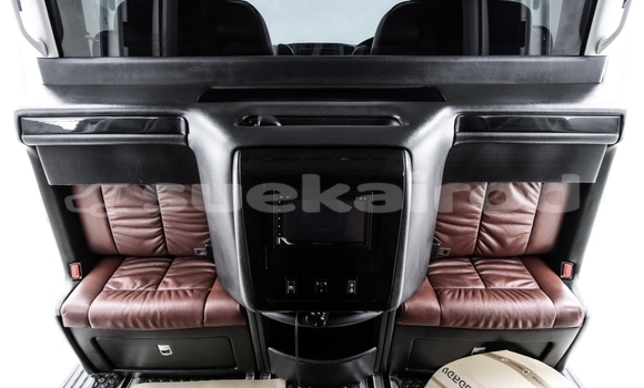 Buy Used Volkswagen Caravelle White Car in Bangkok in Bangkok Buy Used Volkswagen Caravelle White Car in Bangkok in Bangkok