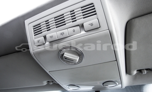 Buy Used Volkswagen Caravelle White Car in Bangkok in Bangkok Buy Used Volkswagen Caravelle White Car in Bangkok in Bangkok