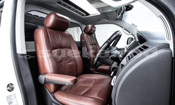 Buy Used Volkswagen Caravelle White Car in Bangkok in Bangkok Buy Used Volkswagen Caravelle White Car in Bangkok in Bangkok