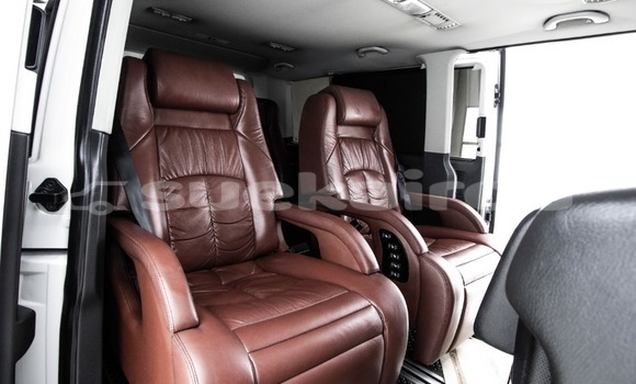 Buy Used Volkswagen Caravelle White Car in Bangkok in Bangkok Buy Used Volkswagen Caravelle White Car in Bangkok in Bangkok