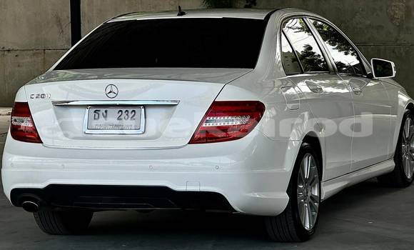 ซื้อ รถมือสอง Mercedes-Benz C-Classe ขาว รถยนต์ ใน %{เมือง} ใน นนทบุรี ซื้อ รถมือสอง Mercedes-Benz C-Classe ขาว รถยนต์ ใน %{เมือง} ใน นนทบุรี