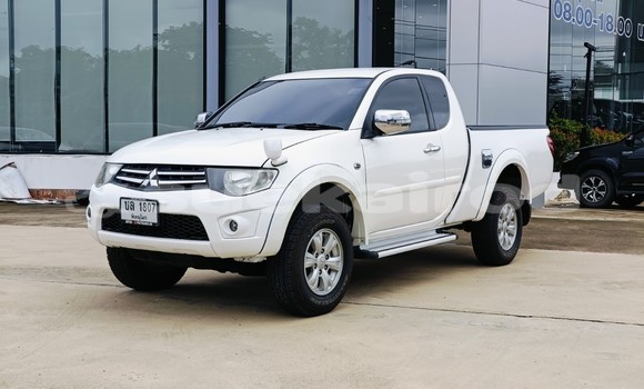 Buy Used Mitsubishi Triton White Car in Chiang Mai in Chiang Mai Buy Used Mitsubishi Triton White Car in Chiang Mai in Chiang Mai