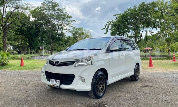 Buy Used Toyota Avanza White Car in Bangkok in Bangkok