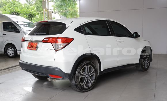 ซื้อ รถมือสอง Honda HR-V ขาว รถยนต์ ใน %{เมือง} ใน กรุงเทพมหานคร ซื้อ รถมือสอง Honda HR-V ขาว รถยนต์ ใน %{เมือง} ใน กรุงเทพมหานคร