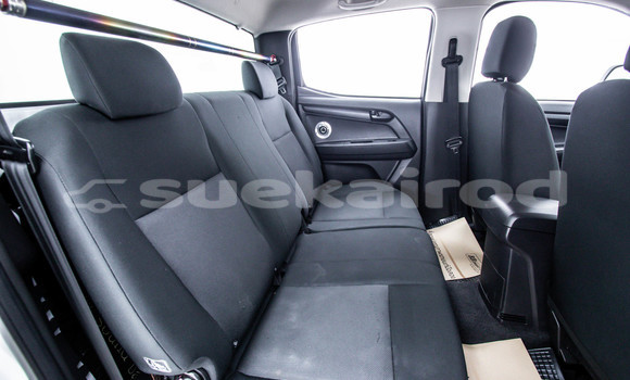 Buy Used Isuzu D-Max White Car in Bangkok in Bangkok Buy Used Isuzu D-Max White Car in Bangkok in Bangkok