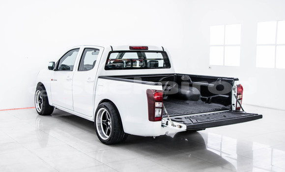 Buy Used Isuzu D-Max White Car in Bangkok in Bangkok Buy Used Isuzu D-Max White Car in Bangkok in Bangkok