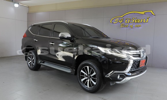 ซื้อ รถมือสอง Mitsubishi Pajero Sport สีดำ รถยนต์ ใน %{เมือง} ใน กรุงเทพมหานคร