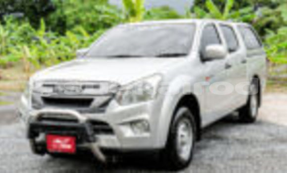 Buy Used Isuzu D-Max Silver Car in Saraburi in Saraburi