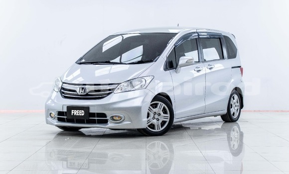 ซื้อ รถมือสอง Honda Freed เงิน รถยนต์ ใน %{เมือง} ใน กรุงเทพมหานคร