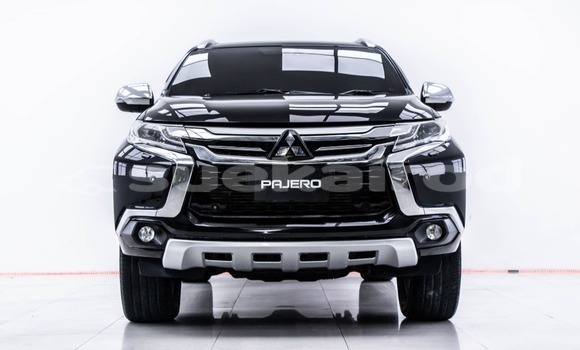 ซื้อ รถมือสอง Mitsubishi Pajero Sport สีดำ รถยนต์ ใน %{เมือง} ใน กรุงเทพมหานคร