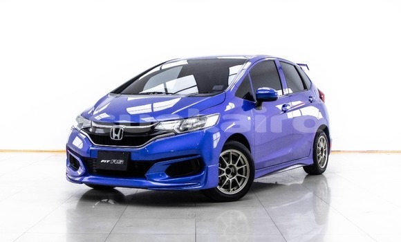 ซื้อ รถมือสอง Honda Jazz สีน้ำเงิน รถยนต์ ใน %{เมือง} ใน กรุงเทพมหานคร