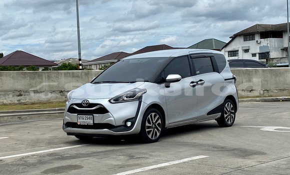 ซื้อ รถมือสอง Toyota Sienta อื่น ๆ รถยนต์ ใน %{เมือง} ใน กรุงเทพมหานคร