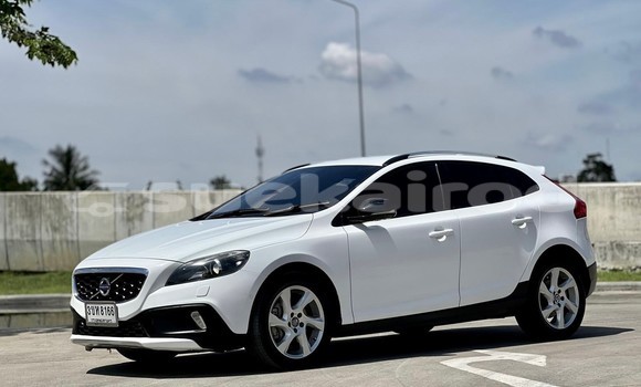ซื้อ รถมือสอง Volvo V40 Cross Country ขาว รถยนต์ ใน %{เมือง} ใน กรุงเทพมหานคร