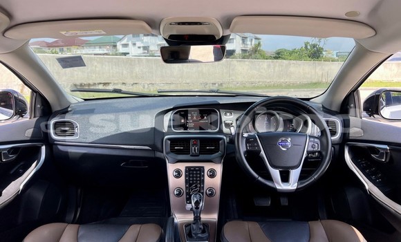 Buy Used Volvo V40 Cross Country White Car in Bangkok in Bangkok Buy Used Volvo V40 Cross Country White Car in Bangkok in Bangkok