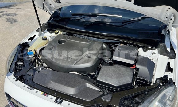 Buy Used Volvo V40 Cross Country White Car in Bangkok in Bangkok Buy Used Volvo V40 Cross Country White Car in Bangkok in Bangkok