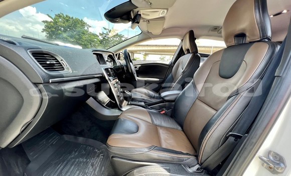 Buy Used Volvo V40 Cross Country White Car in Bangkok in Bangkok Buy Used Volvo V40 Cross Country White Car in Bangkok in Bangkok