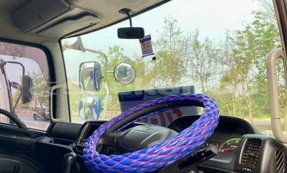 Buy Used Toyota Touring HiAce White Car in Bangkok in Bangkok