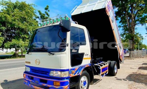 ซื้อ รถมือสอง Hino 300 Series ขาว รถกระบะ ใน %{เมือง} ใน กรุงเทพมหานคร ซื้อ รถมือสอง Hino 300 Series ขาว รถกระบะ ใน %{เมือง} ใน กรุงเทพมหานคร