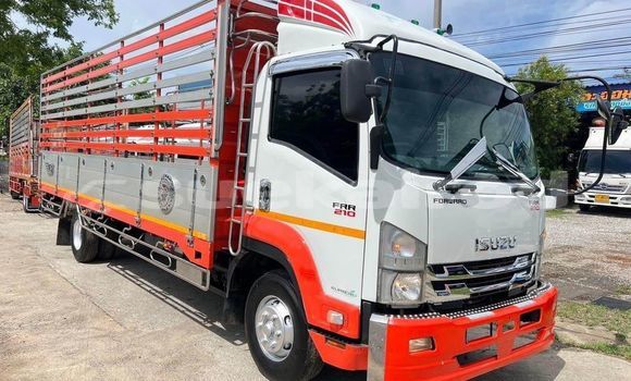 ซื้อ รถมือสอง Isuzu Florian ขาว รถยนต์ ใน %{เมือง} ใน กรุงเทพมหานคร