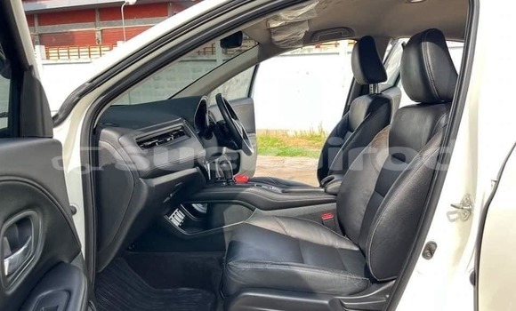 Buy Used Honda HR-V White Car in Bangkok in Bangkok
