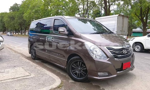 ซื้อ รถมือสอง Hyundai H1 อื่น ๆ รถยนต์ ใน %{เมือง} ใน กรุงเทพมหานคร