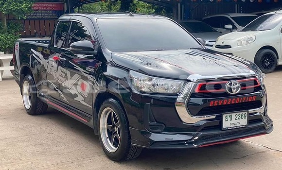 ซื้อ รถมือสอง Toyota Hiluxe Revo อื่น ๆ รถยนต์ ใน %{เมือง} ใน กรุงเทพมหานคร
