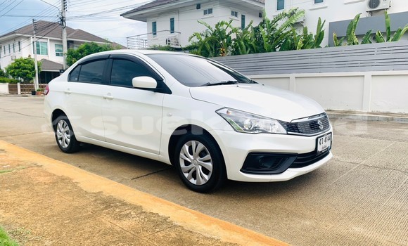 Buy Used Suzuki Ciaz White Car in Chiang Mai in Chiang Mai Buy Used Suzuki Ciaz White Car in Chiang Mai in Chiang Mai