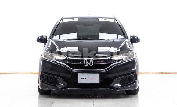 ซื้อ รถมือสอง Honda Jazz สีดำ รถยนต์ ใน %{เมือง} ใน กรุงเทพมหานคร