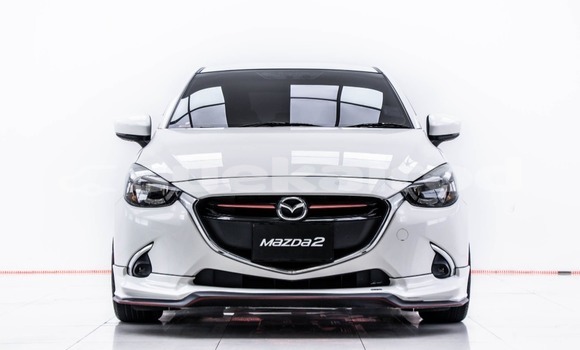 ซื้อ รถมือสอง Mazda 2 ขาว รถยนต์ ใน %{เมือง} ใน กรุงเทพมหานคร