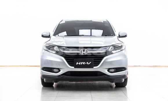 ซื้อ รถมือสอง Honda CR–V อื่น ๆ รถยนต์ ใน %{เมือง} ใน กรุงเทพมหานคร