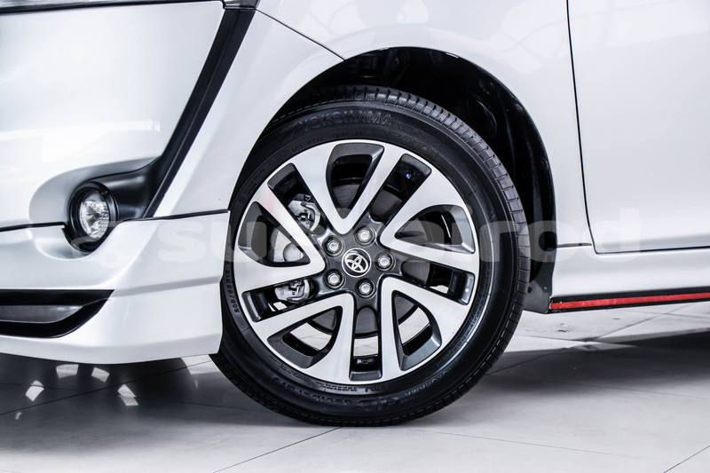 Big with watermark toyota sienna bangkok bangkok 66373