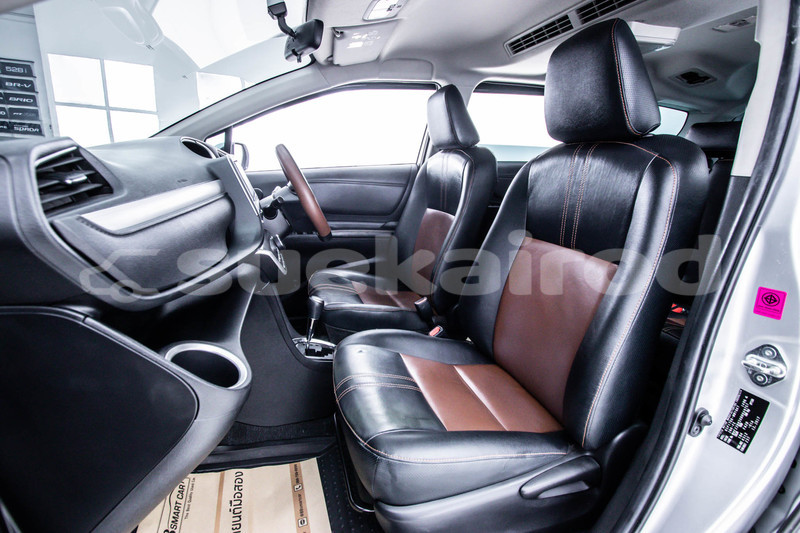 Big with watermark toyota sienna bangkok bangkok 66373