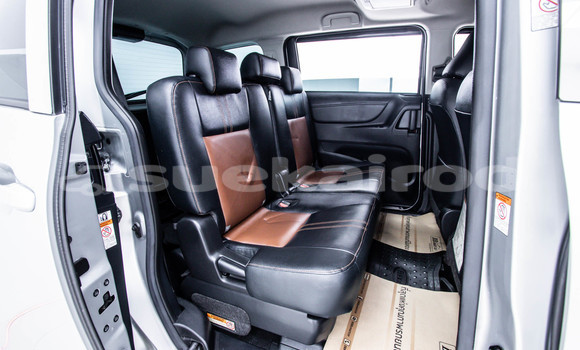 Buy Used Toyota Sienna Other Car in Bangkok in Bangkok Buy Used Toyota Sienna Other Car in Bangkok in Bangkok