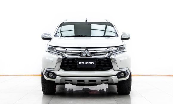 Buy Used Mitsubishi Pajero White Car in Bangkok in Bangkok Buy Used Mitsubishi Pajero White Car in Bangkok in Bangkok