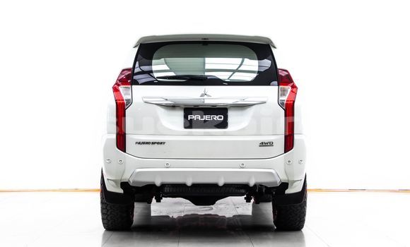Buy Used Mitsubishi Pajero White Car in Bangkok in Bangkok Buy Used Mitsubishi Pajero White Car in Bangkok in Bangkok