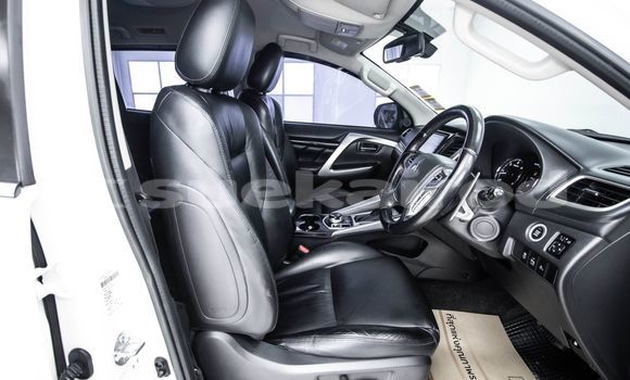 Buy Used Mitsubishi Pajero White Car in Bangkok in Bangkok Buy Used Mitsubishi Pajero White Car in Bangkok in Bangkok