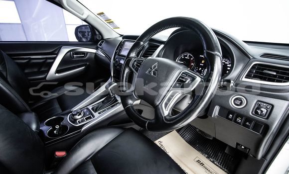 Buy Used Mitsubishi Pajero White Car in Bangkok in Bangkok Buy Used Mitsubishi Pajero White Car in Bangkok in Bangkok