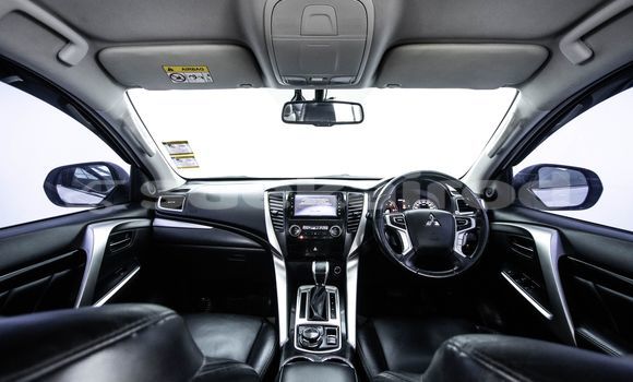 Buy Used Mitsubishi Pajero White Car in Bangkok in Bangkok Buy Used Mitsubishi Pajero White Car in Bangkok in Bangkok