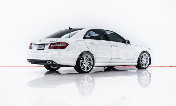 ซื้อ รถมือสอง Mercedes-Benz E-Classe ขาว รถยนต์ ใน %{เมือง} ใน กรุงเทพมหานคร ซื้อ รถมือสอง Mercedes-Benz E-Classe ขาว รถยนต์ ใน %{เมือง} ใน กรุงเทพมหานคร