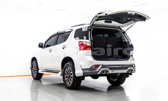 Buy Used Isuzu MU-X White Car in Bangkok in Bangkok Buy Used Isuzu MU-X White Car in Bangkok in Bangkok