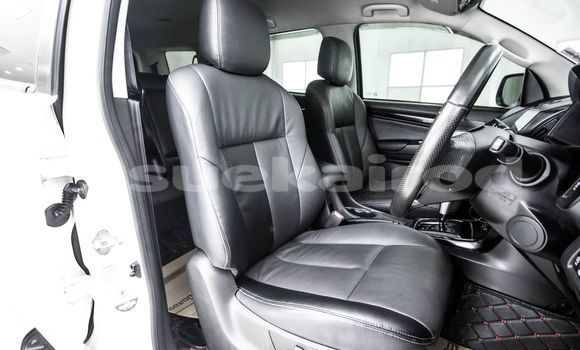 Buy Used Isuzu MU-X White Car in Bangkok in Bangkok Buy Used Isuzu MU-X White Car in Bangkok in Bangkok