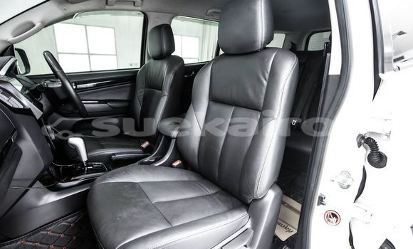 Buy Used Isuzu MU-X White Car in Bangkok in Bangkok Buy Used Isuzu MU-X White Car in Bangkok in Bangkok